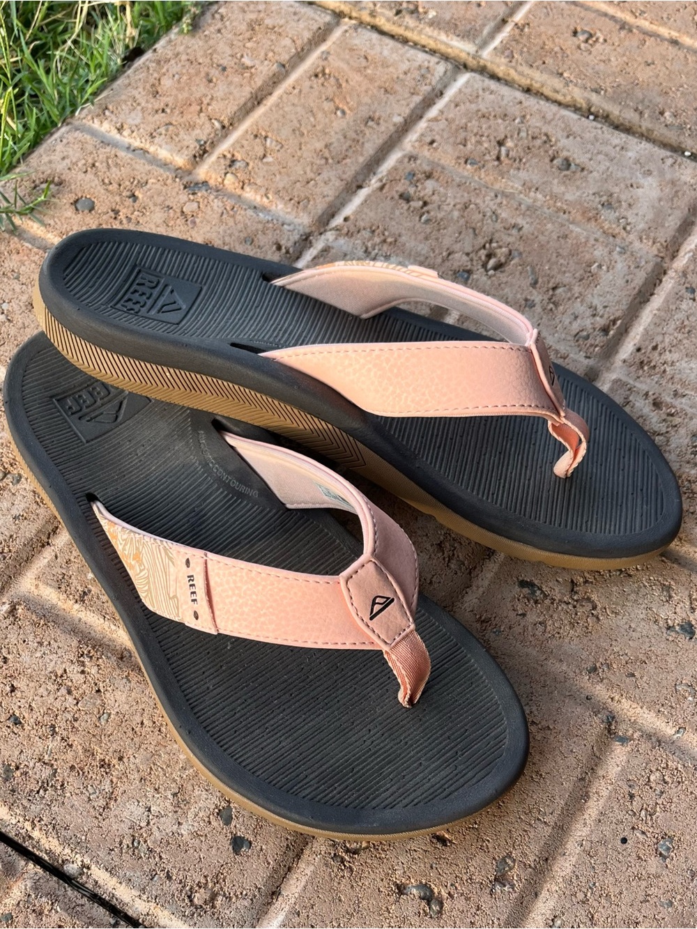 Reef Cushion Bounce Pink Thong Sandal - Women's